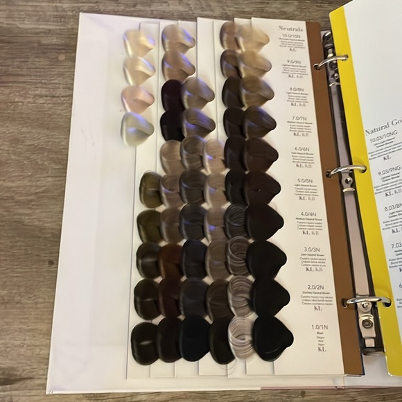 Keratin Complex Hair Color Swatch Book - Picture 4 of 6
